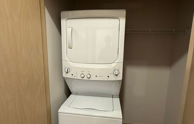 Studio, 1 bath, 551 sqft, $1,350, Unit #207