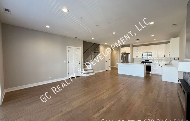 2817 N 75 AVE