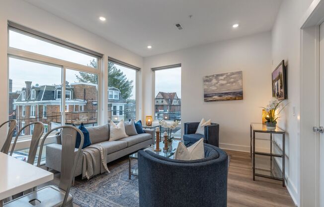 2 beds, 2 baths, 1,100 sqft, $1,875, Unit 208