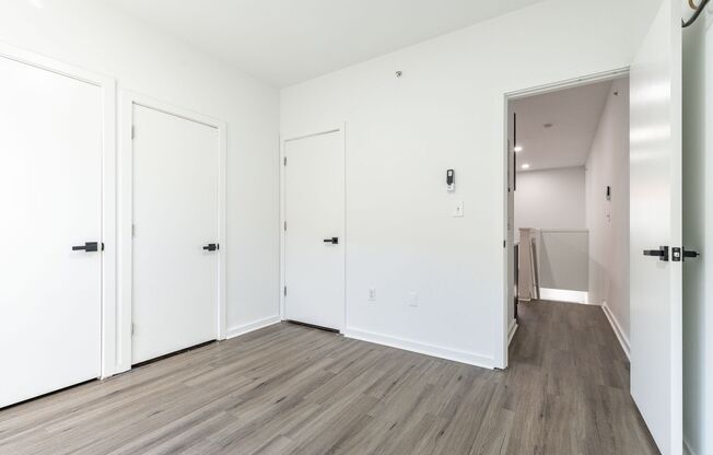 3 beds, 2 baths, 1,015 sqft, $1,890, Unit 14