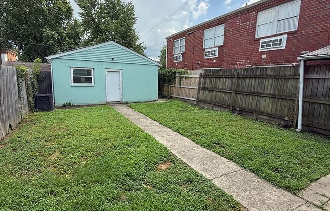 3-BED 2-BATH IN SHELBY PARK W/ 3-CAR GARAGE