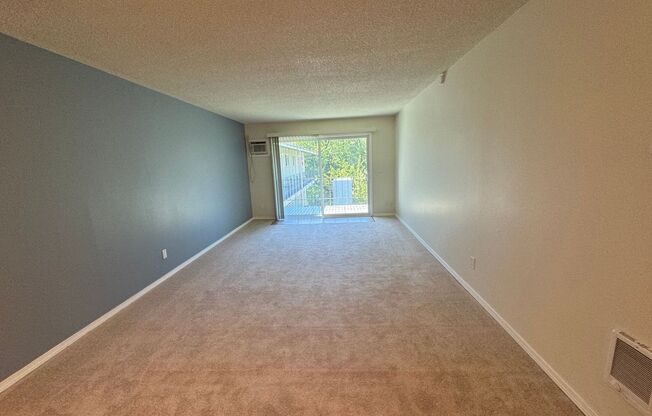 2 beds, 1 bath, 740 sqft, $1,500, Unit 304