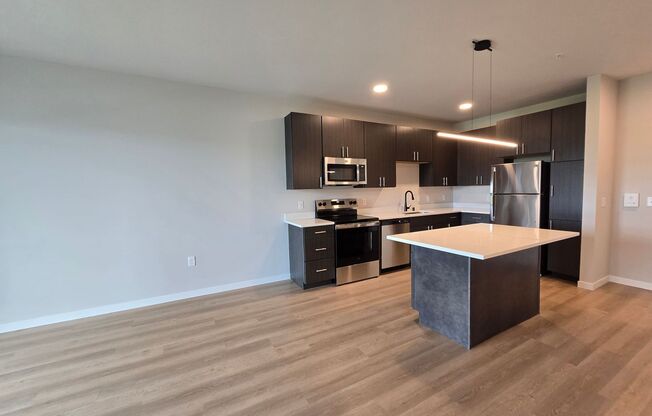 1 bed, 1 bath, 800 sqft, $1,750, Unit 8421-119
