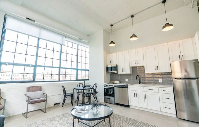 2 beds, 1 bath, 1,200 sqft, $2,295, Unit 414