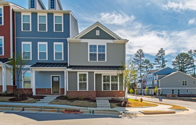 Charming Craftsman-Style 3-Bedroom Townhome in Garner!