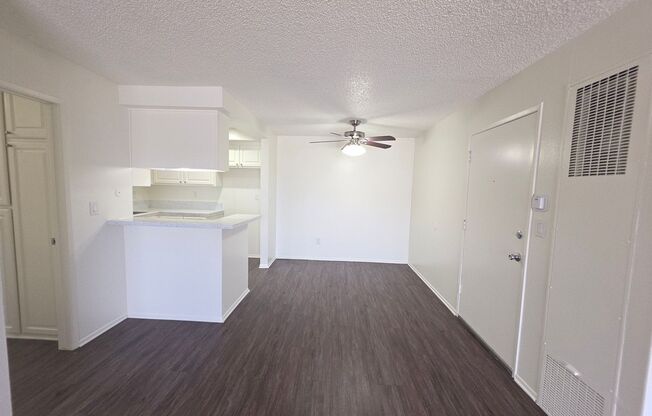 1 bed, 1 bath, 713 sqft, $2,075, Unit A128