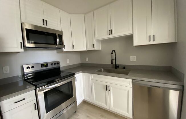 1 bed, 1 bath, $3,095, Unit 7