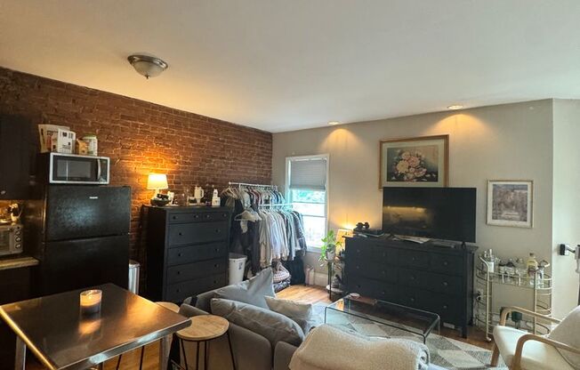 18 Hyde Park Avenue