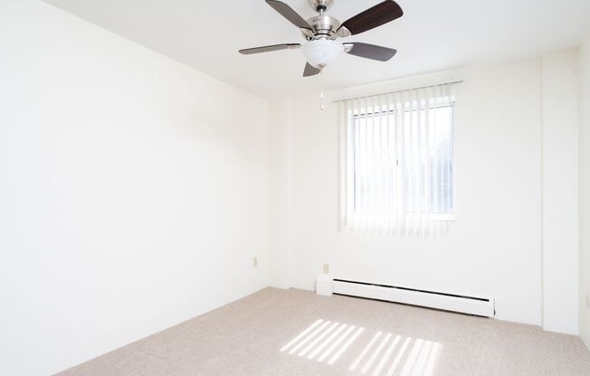 2 beds, 1 bath, 900 sqft, $1,400, Unit 409