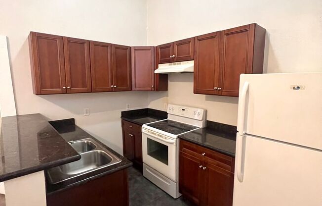 1 bed, 1 bath, 600 sqft, $1,200, Unit 1217 Magazine C