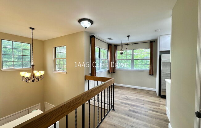 1445 CLUB DR