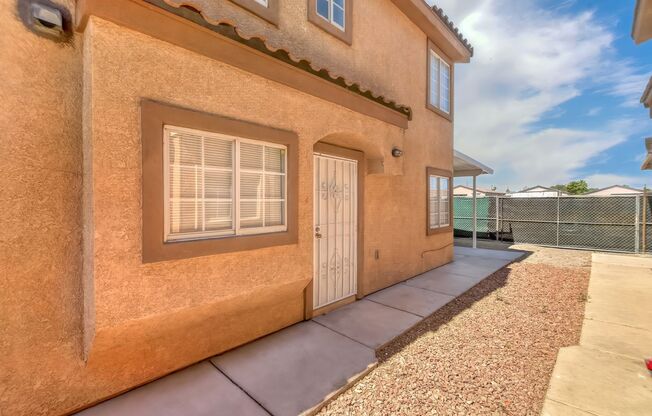 MOVE-IN READY 2-STORY 3-BEDROOM TOWNHOME IN LAS VEGAS!