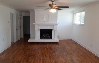 2 beds, 1 bath, $1,650