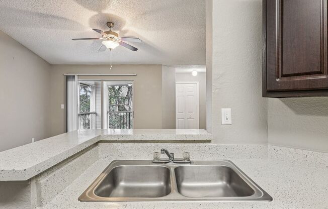 2 beds, 2 baths, 966 sqft, $1,499, Unit 07-303