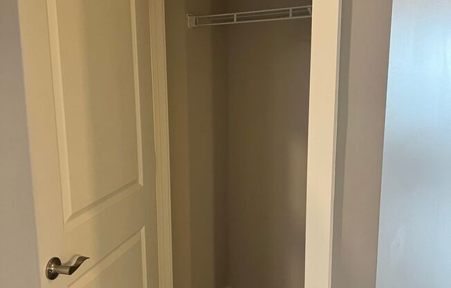 1 bed, 1 bath, 954 sqft, $1,195, Unit U208