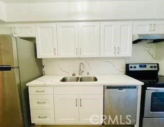 1 bed, 1 bath, 713 sqft, $2,350