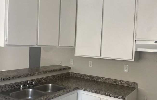 2 beds, 2 baths, 826 sqft, $1,450, Unit Unit 140