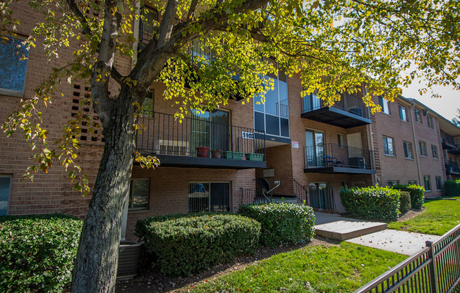 Glen Willow Apartments Building Exterior 11