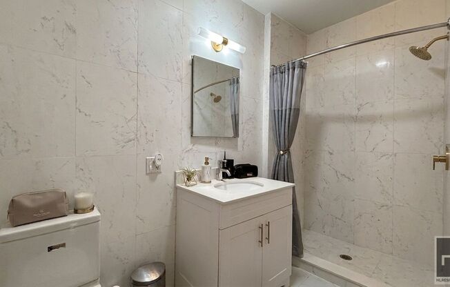 305 W 150 ST
