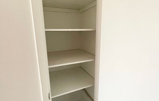 Studio, 1 bath, 370 sqft, $1,325, Unit 307