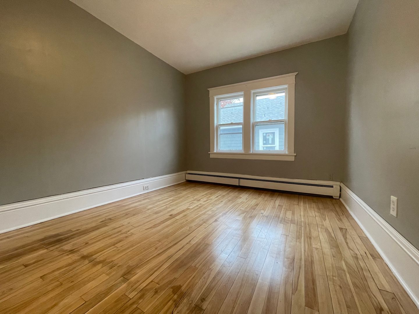 1657 Minnehaha Ave E