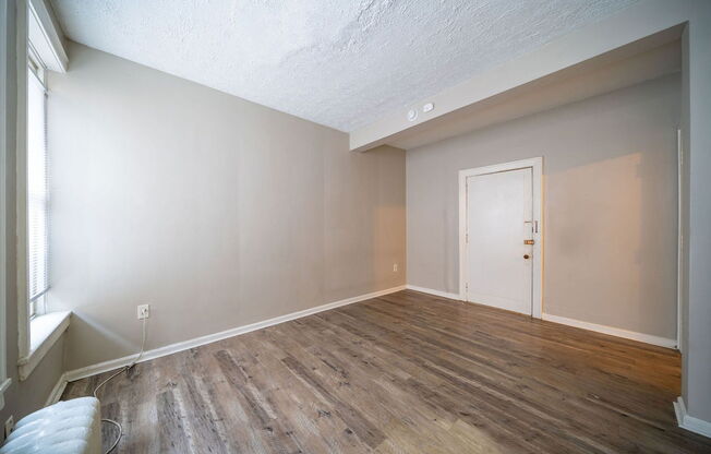 Studio, 1 bath, $875, Unit 10