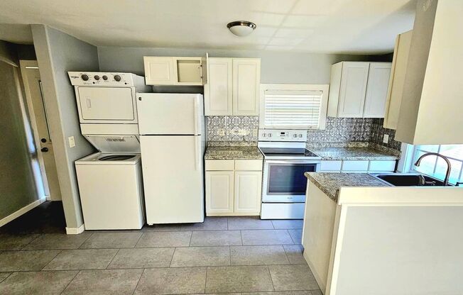 2 beds, 1 bath, $1,600