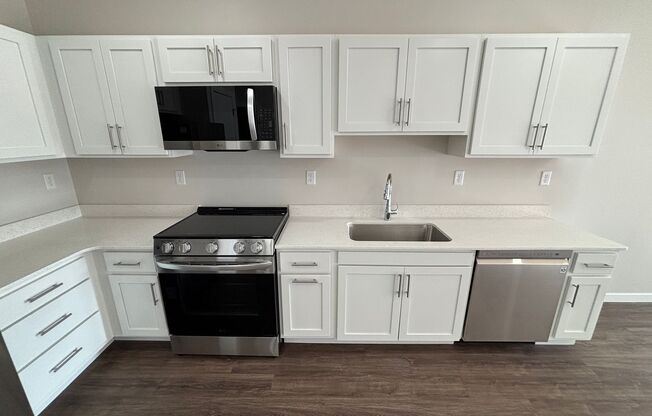 Studio, 1 bath, 660 sqft, $1,395, Unit 522 - S857 ADA Unit