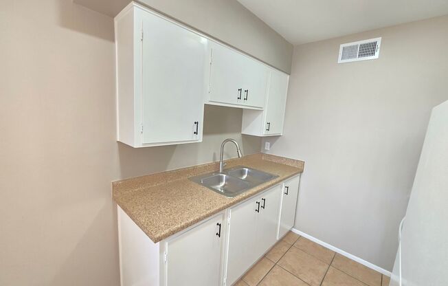 1 bed, 1 bath, $1,200, Unit 2