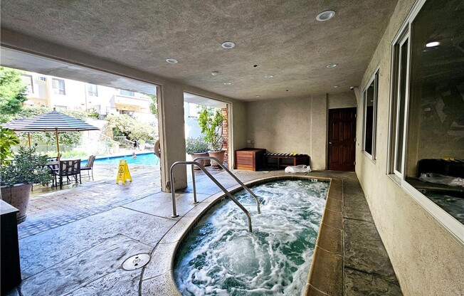 2 beds, 1 bath, 834 sqft, $3,100, Unit 529