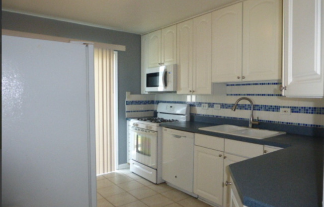 1055 HAMPTON HBR