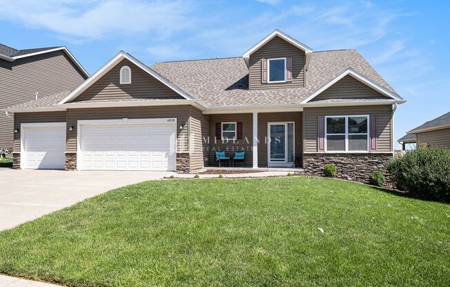 1.5 story in Ashford Hollow
