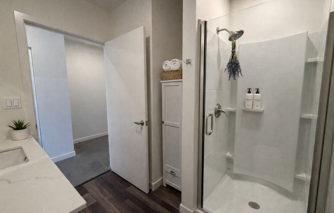 Studio, 1 bath, 329 sqft, $1,695, Unit 209