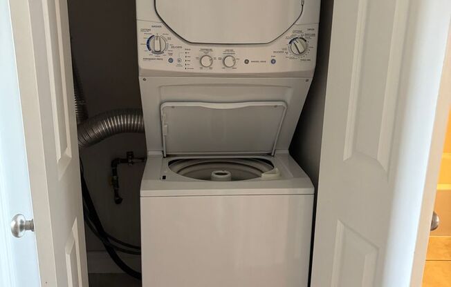 2 beds, 2 baths, 690 sqft, $2,400, Unit 109 Summer #116