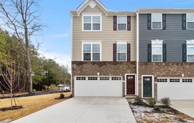 3 bedroom Townhome- Available August 8th