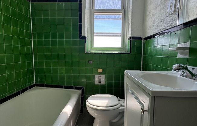 1 bed, 1 bath, 650 sqft, $895, Unit A-404
