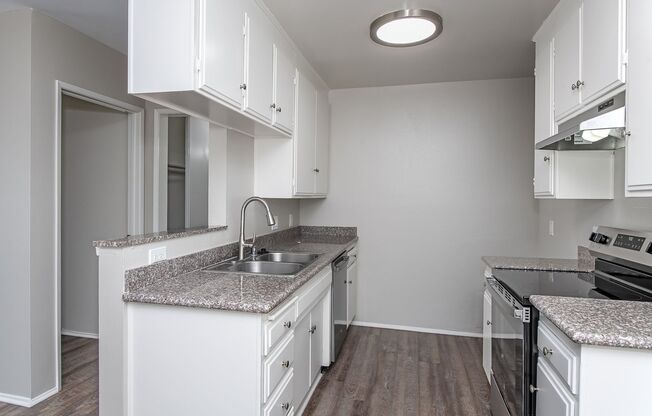 1 bed, 1 bath, 748 sqft, $1,950