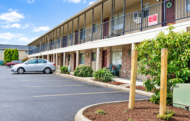 Maplecrest Apartments