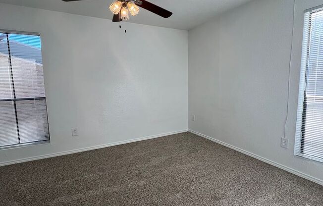 2 beds, 2 baths, 914 sqft, $1,095, Unit 15-206