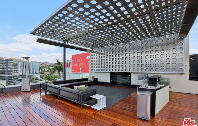 2 beds, 2.5 baths, 2,000 sqft, $7,995, Unit 5A