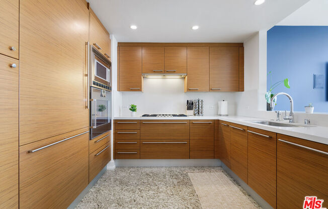 1 bed, 1.8 baths, 1,160 sqft, $6,900, Unit 32G