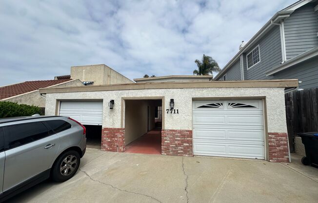 Charming Playa Del Rey Home with Spacious Interiors and Private Outdoor Oasis