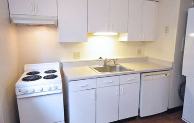 2 beds, 1 bath, $1,495, Unit 105 A