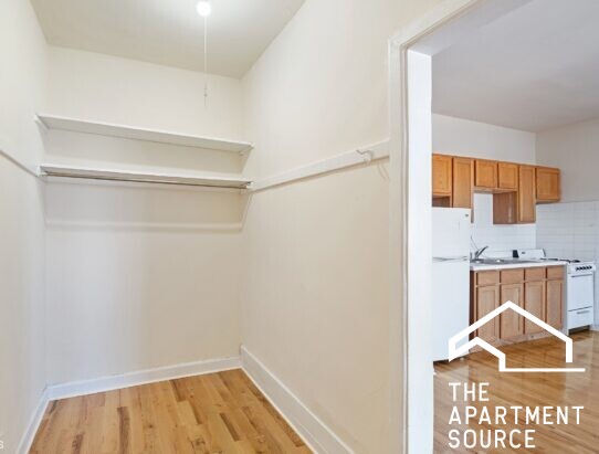 1050 W George St