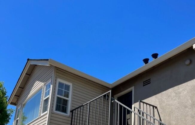 2 beds, 1 bath, 825 sqft, $1,830, Unit 220