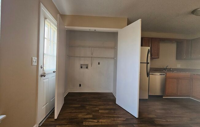 2 beds, 1.5 baths, 1,000 sqft, $995, Unit 2451 W Wilson RD unit 1