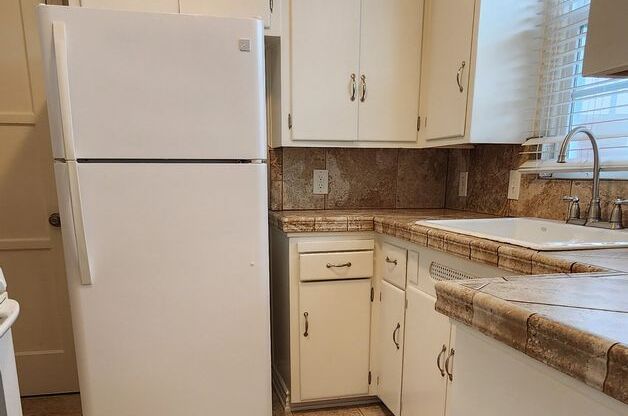 1 bed, 1 bath, 734 sqft, $1,700, Unit Unit 2