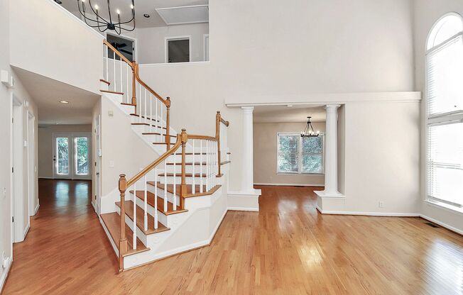 Large Olde Providence Home For Rent!