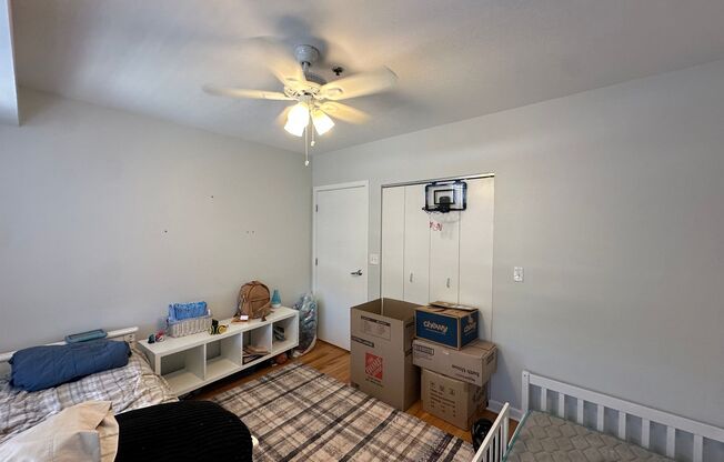 2 beds, 1 bath, 1,000 sqft, $1,975, Unit 404