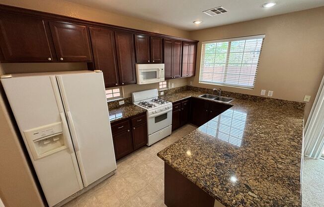 Elegant 3Bed/3Bath Home with Loft in the Providence Community!